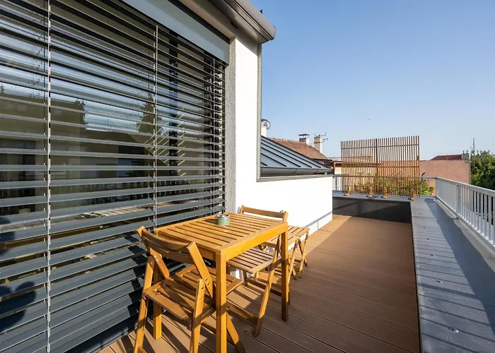 アパート Large In A Quiet Area With Terrace & Free Garage