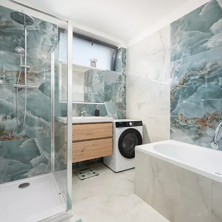 Large In A Quiet Area With Terrace & Free Garage 公寓 布尔诺